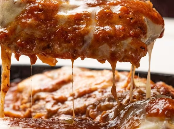 Parmegiana de Calabresa Defumada (marmitex brasileira sabor ...